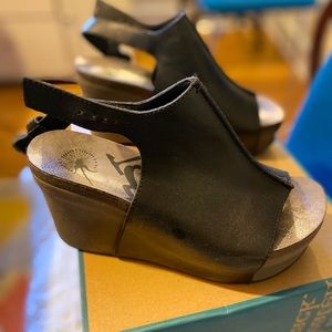 OTBT Jaunt wedge sandals-in box